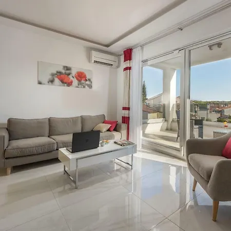 Viras Luxury דירה