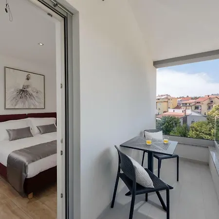 Viras Luxury Lägenhet