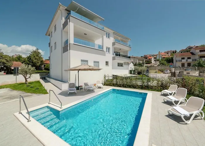 Viras Luxury Appartamento Pola